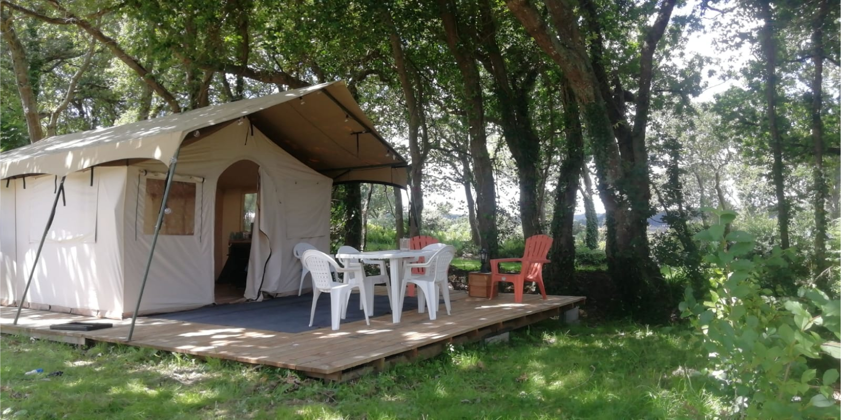 Camping Les Pieds Dans Leau Camping Familiale A Crozon Tente Zambezi 4 Personnes 1