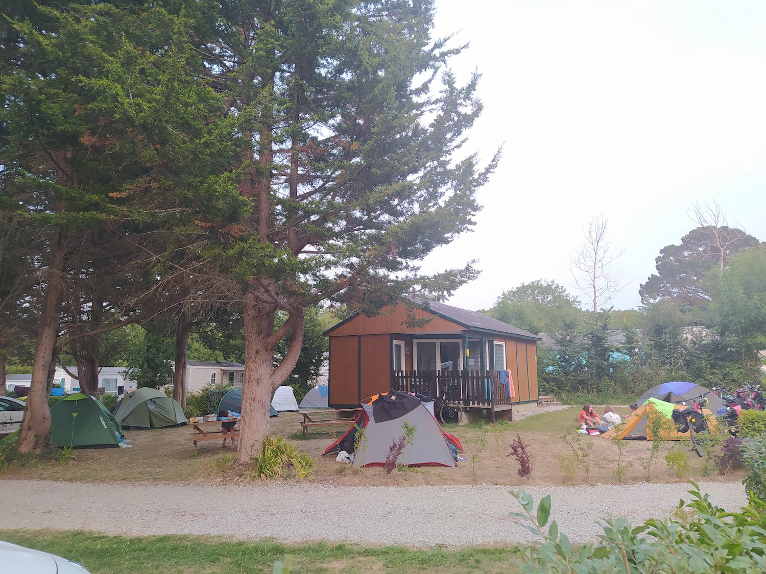 Camping Les Pieds Dans Leau Camping Familiale A Crozon Emplacement Randonneur